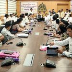 आता पाणी, शिक्षण, आरोग्य त्रिसूत्रीवर पालकमंत्र्यांचा भर:चार आमदारांसह अधिकारी-पदाधिकाऱ्यां ची जंंबो उपस्थिती‎