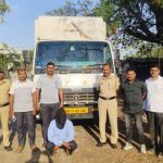 चाचडगावला ५१ लाख रुपयांचा गुटखा जप्त:दिंडाेरी पाेलिसांची कारवाई; चालक अटकेत‎