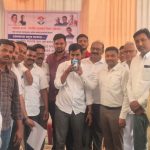 ताहाराबादला सहा महिन्यांत विहीर खोदून पाण्याचा प्रश्न मार्गी लावणार:आश्वासनानंतर चित्ते यांचे उपोषण मागे; स्मशानभूमी रस्त्याचा प्रश्न निकाली काढणार‎