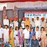 स्नेहालयतर्फे ‘बा, बापू, विनोबा’ पुरस्कार प्रदान‎:द्वेष अन् उन्मादातून होणारी हिंसा भारतीय संस्कृतीचा विनाश घडवेल- डॉ. अभय बंग