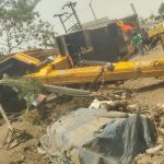 तळवडेत क्रेन कोसळली, 8 हजार ग्राहकांचा वीजपुरवठा खंडित:वीज यंत्रणेचे मोठे नुकसान; क्रेन मालकाविरुद्ध तक्रार दाखल