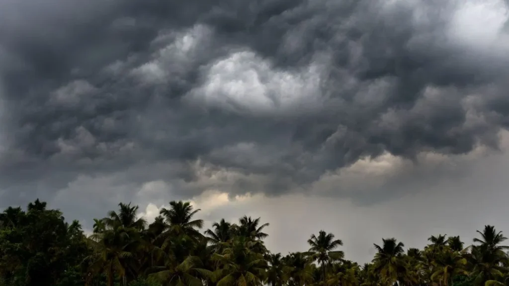 Maharashtra-Weather-Thunderstorms-and-Rain-Expected-.webp.webp