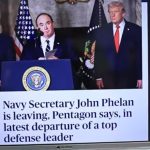 अमेरिकी नौदल प्रमुखाने १२ महत्वाच्या कमाण्डरसह  राजीनामा दिला 