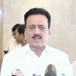 महिला नको त्या भाषेत बोलत होत्या:मोर्चावर पाण्याची बॉटलही फेकून मारली, संतप्त महिलेवर मंत्री गिरीश महाजनांची प्रतिक्रिया