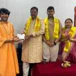 बागेश्वर बाबांच्या दरबारात माजी सरन्यायाधीश!:भूषण गवईंच्या भेटीने चर्चांना उधाण; धीरेंद्र शास्त्रींसोबत अर्धा तास चर्चा