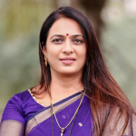 'लिंकिंग'ची भानगड शेतकऱ्यांची सरळ सरळ लूट:खते घेताना कृषी सेवा केंद्रांकडून महागड्या औषधी घेण्याची सक्ती, रोहिणी खडसे यांचा आरोप