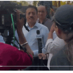 महायुतीच्या मोर्चामुळे वरळीत वाहतूक कोंडी:संतप्त महिलेने गिरीश महाजनांनाच झापले, मैदानात जाऊन आंदोलन करा म्हणत संताप व्यक्त