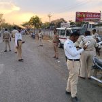 हिंगोली शहरात हेल्मेट सक्ती:पहिल्याच दिवशी 511 जणांना 5 लाख 11 हजार रुपयांचा दंड, पोलिस व आरटीओची कारवाई