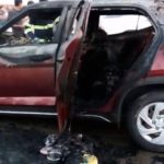 समृद्धीवर अपघातानंतर पेटलेल्या कारमध्ये संभाजीनगरच्या आर्किटेक्टचा होरपळून मृत्यू:जांबरगाव शिवारात दुर्घटना; पत्नी, मुलगी गंभीर जखमी