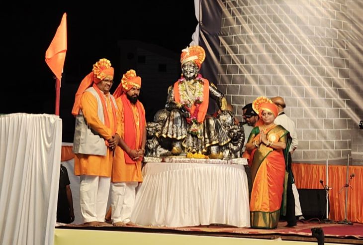240_177782853969f782bb29690_03hindujamjag.jpg