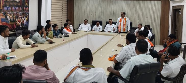 240_17788442046a07022ca1c6b_15shivsena.jpg