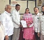 ठाणगाव परिसरामध्ये कमी दाबाच्या वीजपुरवठ्यामुळे नागरिकांचे हाल:भाजपच्या वतीने‎ महावितरणला निवेदन‎