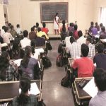 भिजत घोंगडे:26 वर्षांत 8 शिक्षणमंत्री, तरीही कोचिंग क्लासेस नियंत्रणाचा कायदा कागदावरच