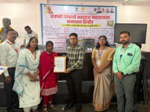 सामान्य-नागरिकांचे-प्रश्न-तत्काळ-सोडवा-जिल्हाधिकारी-राहुल-कर्डिले-7.jpeg