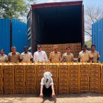 पुणे-मुंबई महामार्गावर मोठी कारवाई:1.35 कोटींचा बनावट मद्यसाठा जप्त, कंटेनर चालकाला अटक