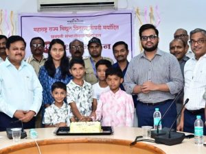 copy-of-db-temp-cover-marathi-2026-06-07t174600573_1780834635.jpg