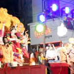 आई दुर्गेचा जयघोष की डीजेच्या तालावर प्रेमगीतांचा जल्लोष? विसर्जन मिरवणुकीतील काही प्रकारांवर प्रश्नचिन्ह!