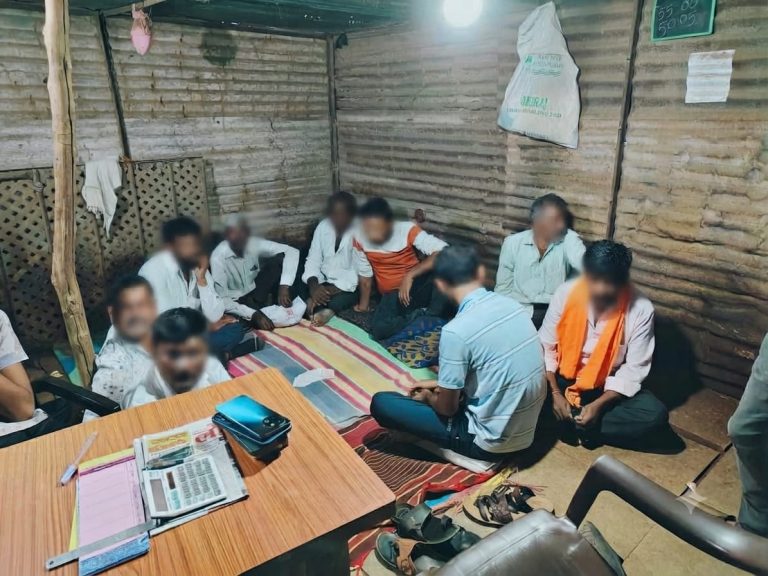 डीआयजी पथकाची लातूरमध्ये मटका-जुगार अड्ड्यांवर पोलिसांचा धडाका;२२ जुगाऱ्यांवर कारवाई; २ लाख ९७ हजारांचा मुद्देमाल जप्त