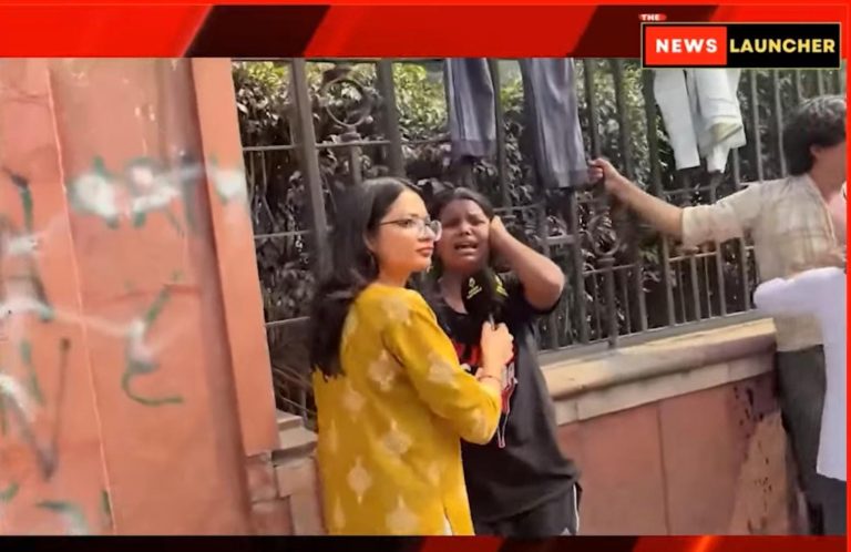 नवरात्रीच्या पूर्वसंध्येला स्त्रीशक्तीचा असा अपमान? जंतरमंतरवर विद्यार्थिनींचे केस उपटून पोलिसांची घृणास्पद बर्बरता!