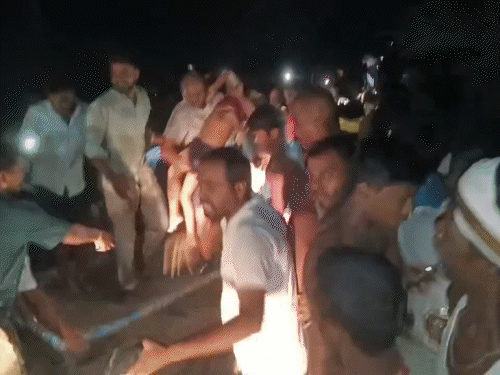 बिहारच्या वैशालीमध्ये बोट उलटली, 15 जणांचा मृत्यू:बोटीत 20 युवक आणि मुले होती; मृतांची वये 6 ते 18 वर्षांच्या दरम्यान