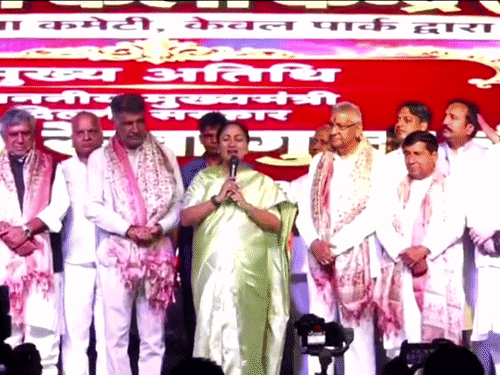 दिल्ली CM रेखा गुप्तांनी रावणाला राम म्हटले:रामलीलेत म्हणाल्या- प्रत्येक रामाला मारावे लागेल; AAPने म्हटले- हा देवाचा अपमान