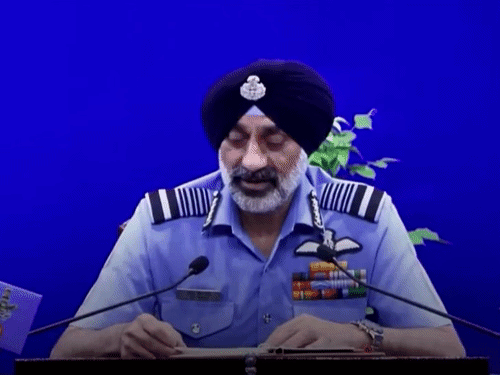 एअर चीफ मार्शल म्हणाले- तेजसच्या वितरणाला होणारा विलंब आमचे नुकसान:हवाई दलाला दरवर्षी 36-40 फायटर जेट्सची गरज; विद्यमान स्क्वॉड्रनची संख्या घटून 29 झाली