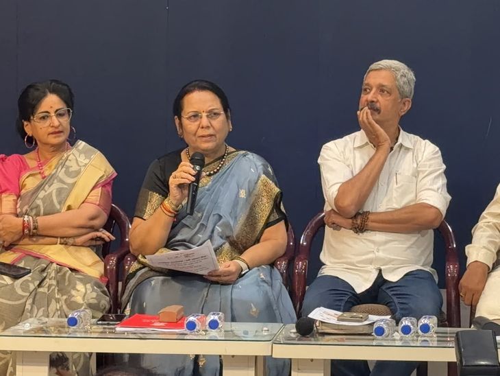 स्त्रीवादी साहित्य संमेलनातून लेखिकांचा संवाद घडणार:डॉ. नीलम गोऱ्हे यांचे प्रतिपादन; 24 ऑक्टोबरला पुण्यात संमेलन, डॉ. छाया महाजन अध्यक्ष