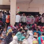 अहिल्यानगर जिल्ह्यात पाणीटंचाईचे संकट गडद:जामखेडमध्ये महिलांचा माठफोड मोर्चा, श्रीरामपुरात उपोषणाचा इशारा